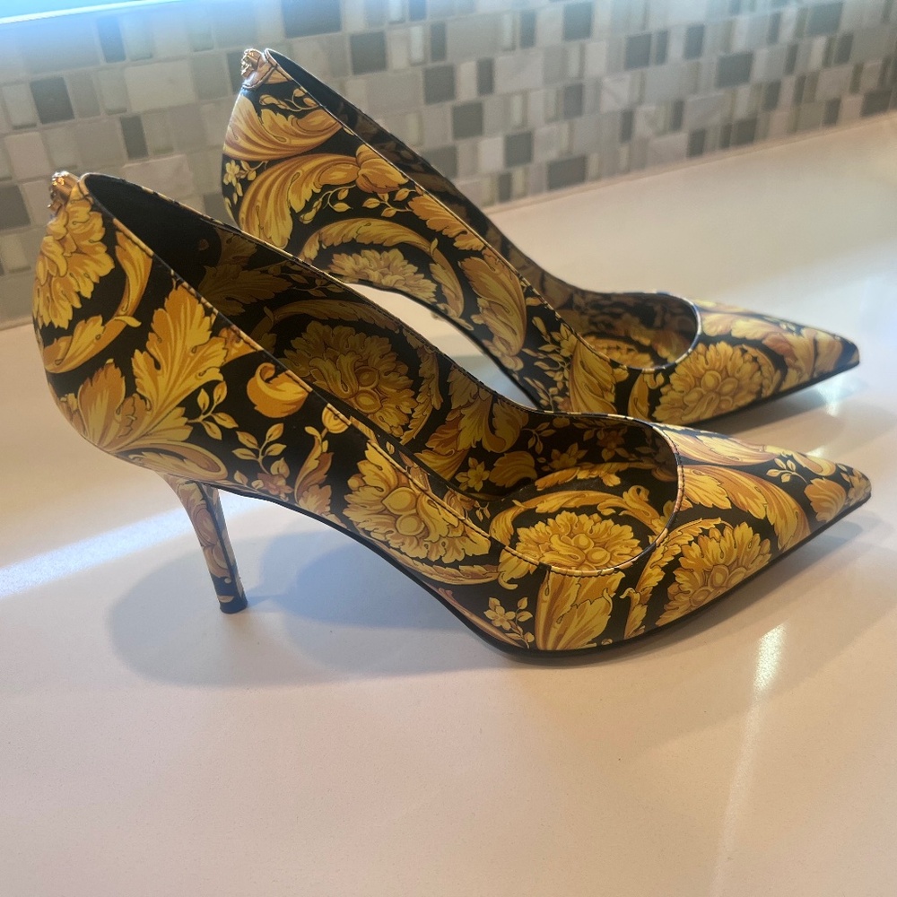 Versace pumps